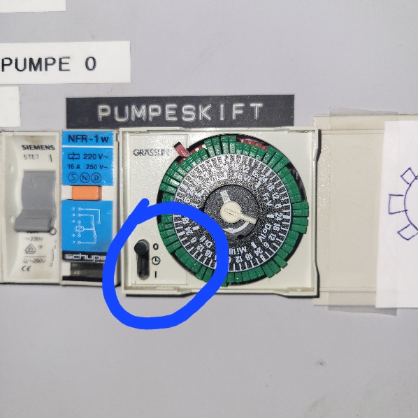 Ur til at styre hvilken pumpe i jorden der skal køre, og på hvilket tidspunkt. Her er den sat til at kun 0 skal kører. 